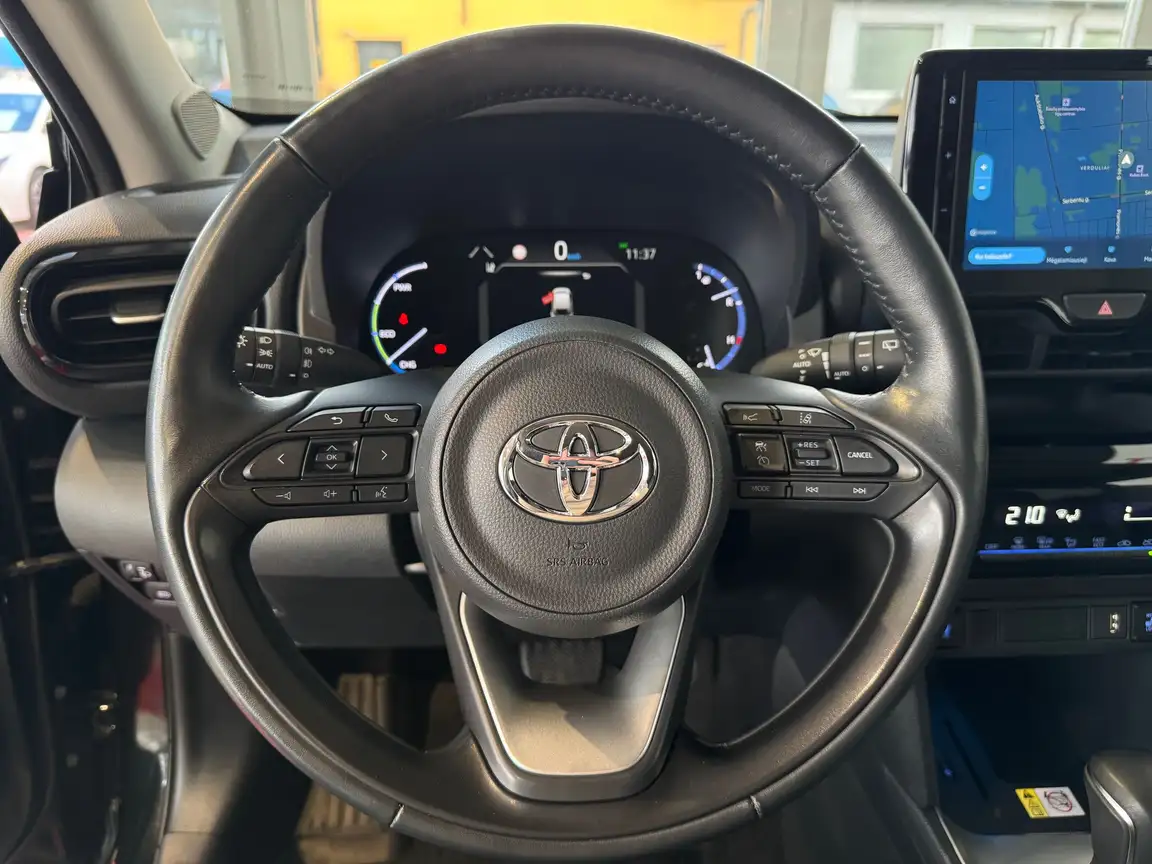 TOYOTA YARIS CROSS