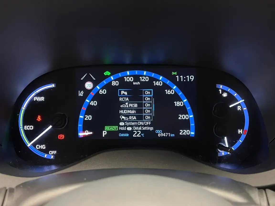 TOYOTA YARIS CROSS