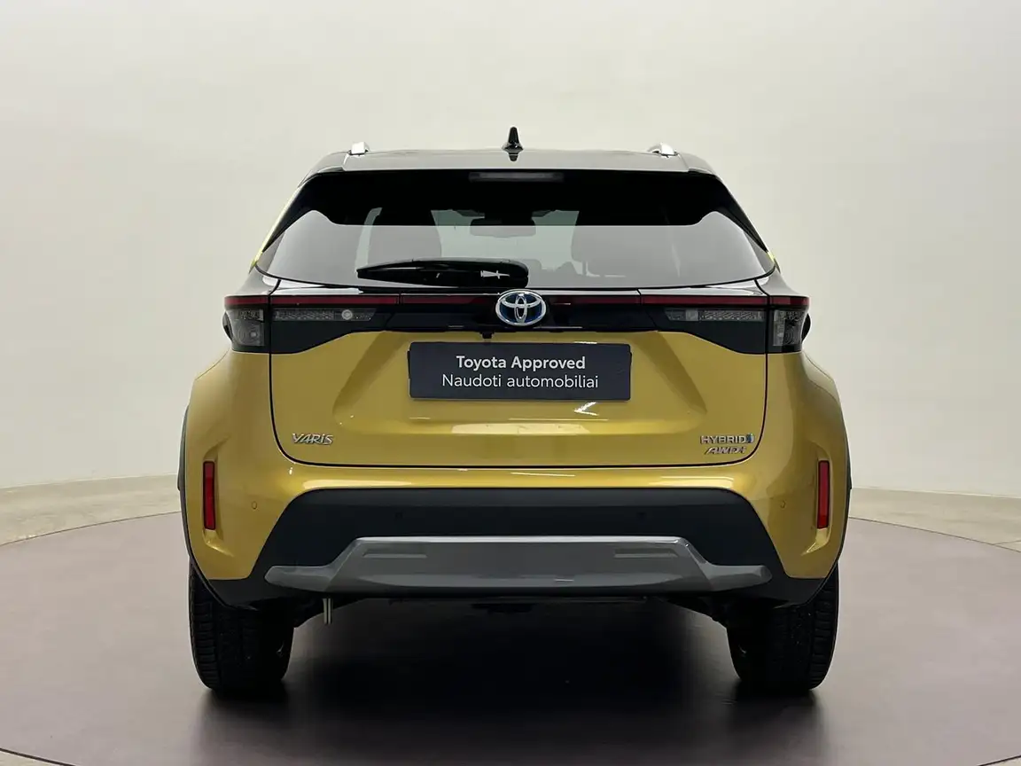 TOYOTA YARIS CROSS