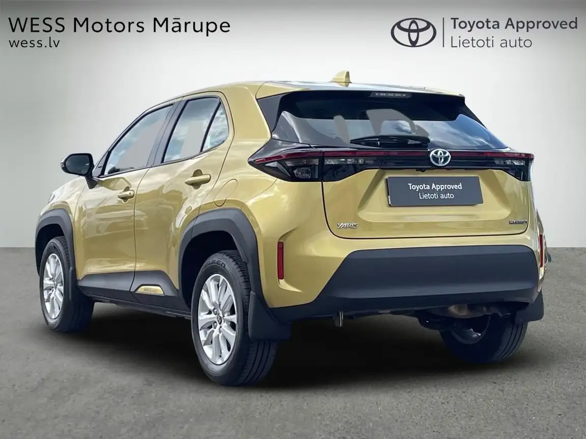 TOYOTA YARIS CROSS