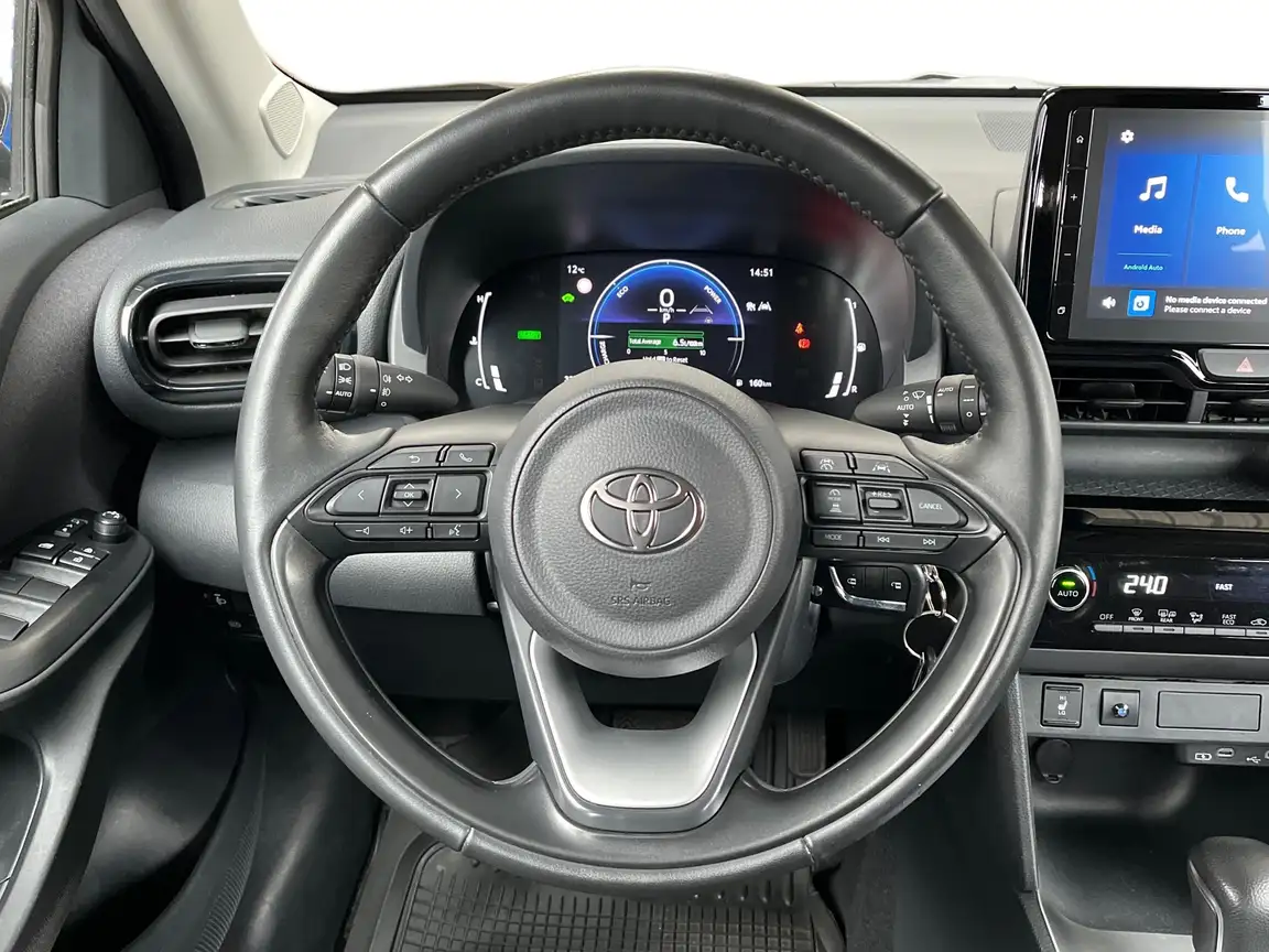 TOYOTA YARIS CROSS