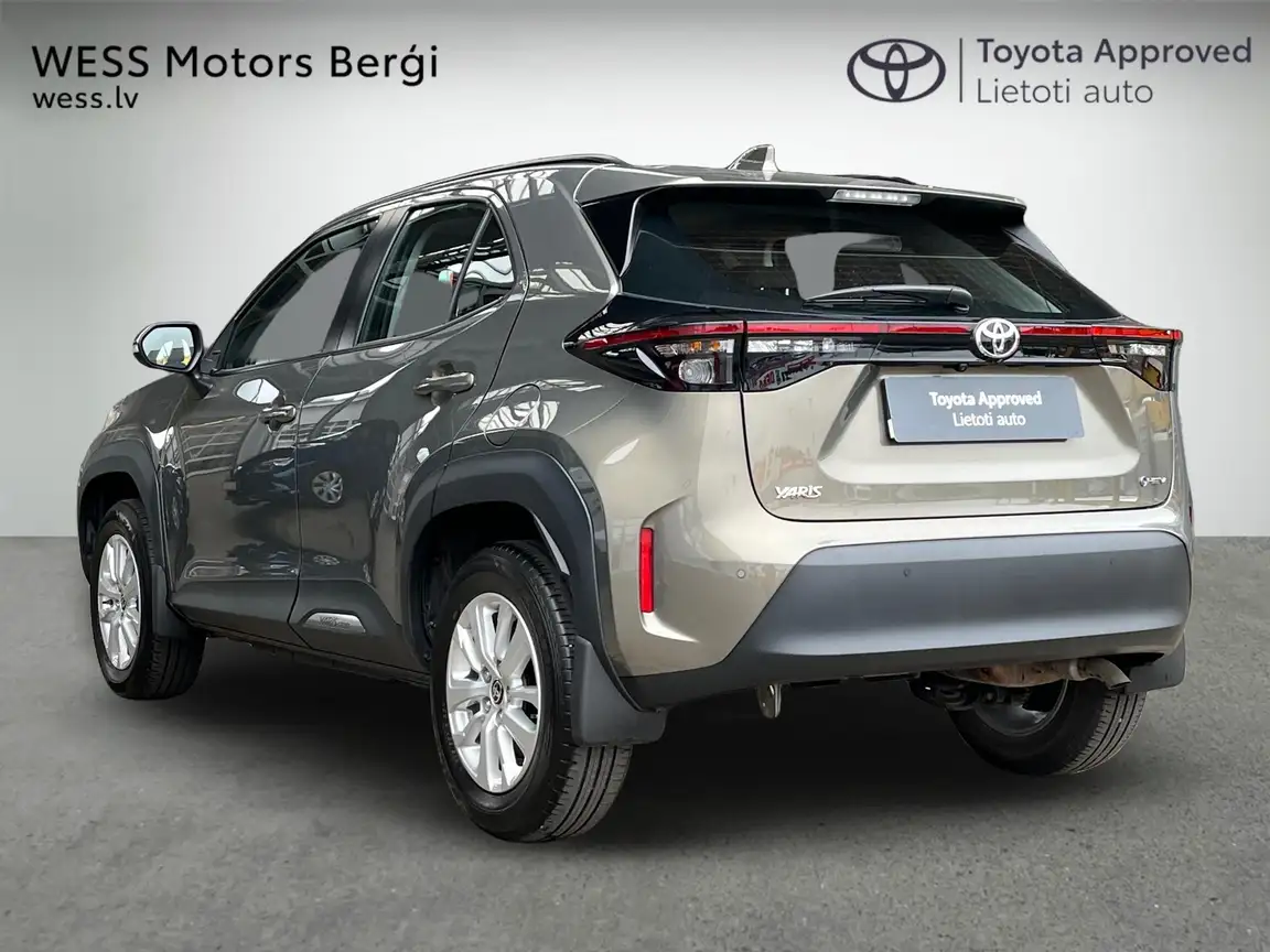 TOYOTA YARIS CROSS