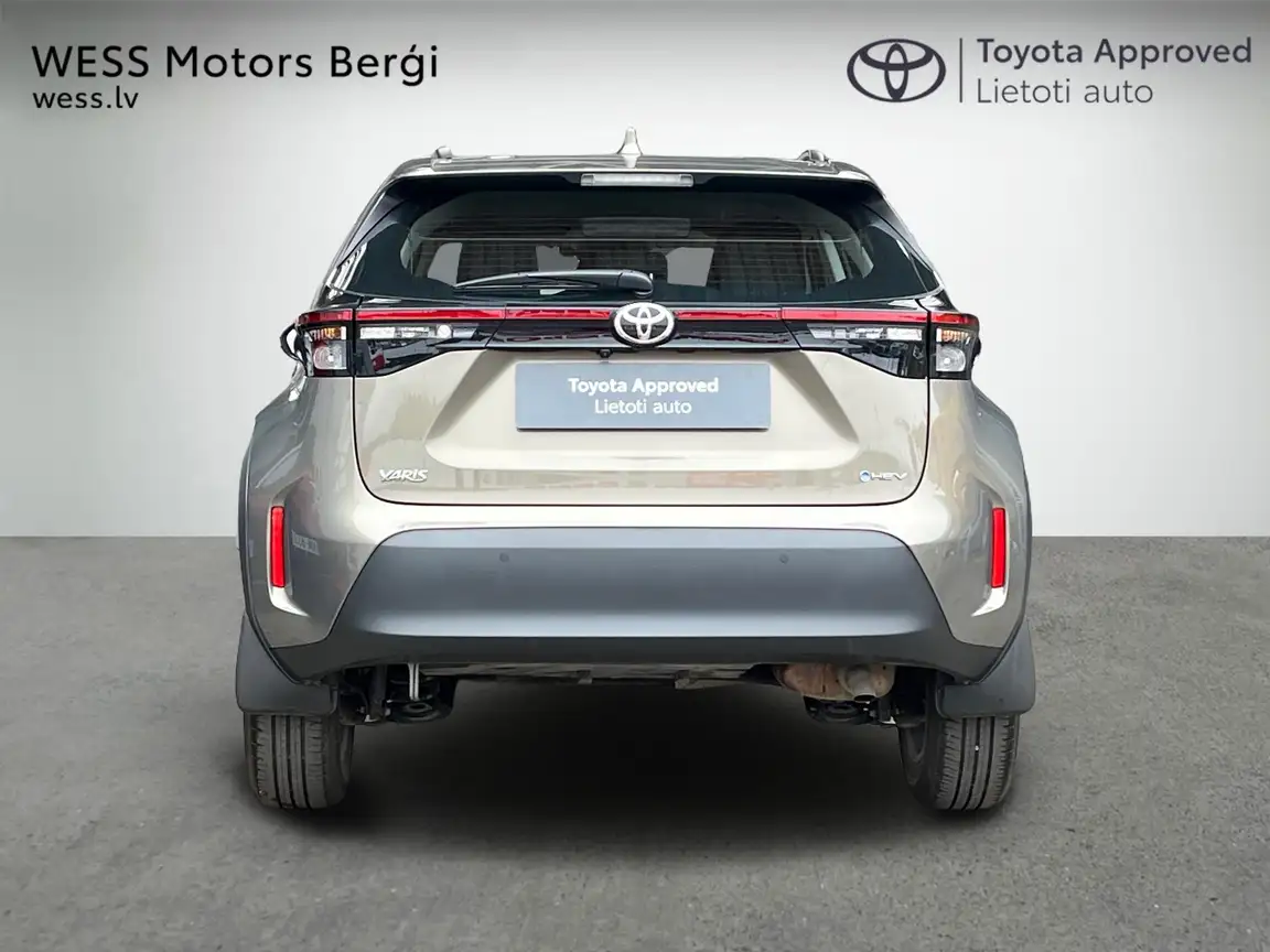 TOYOTA YARIS CROSS