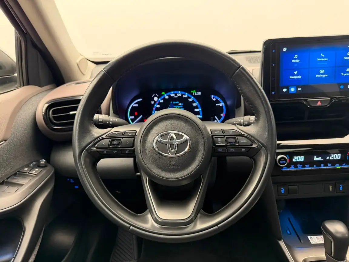 TOYOTA YARIS CROSS