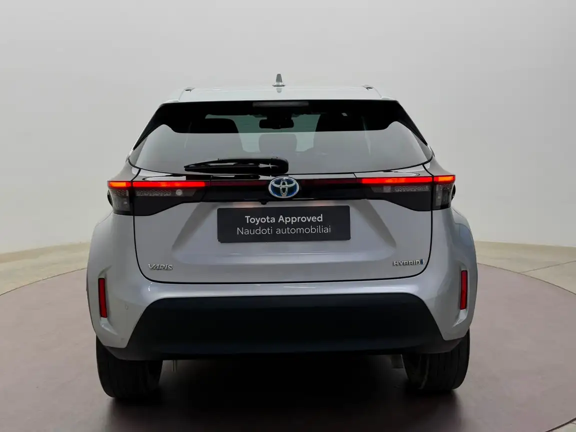 TOYOTA YARIS CROSS
