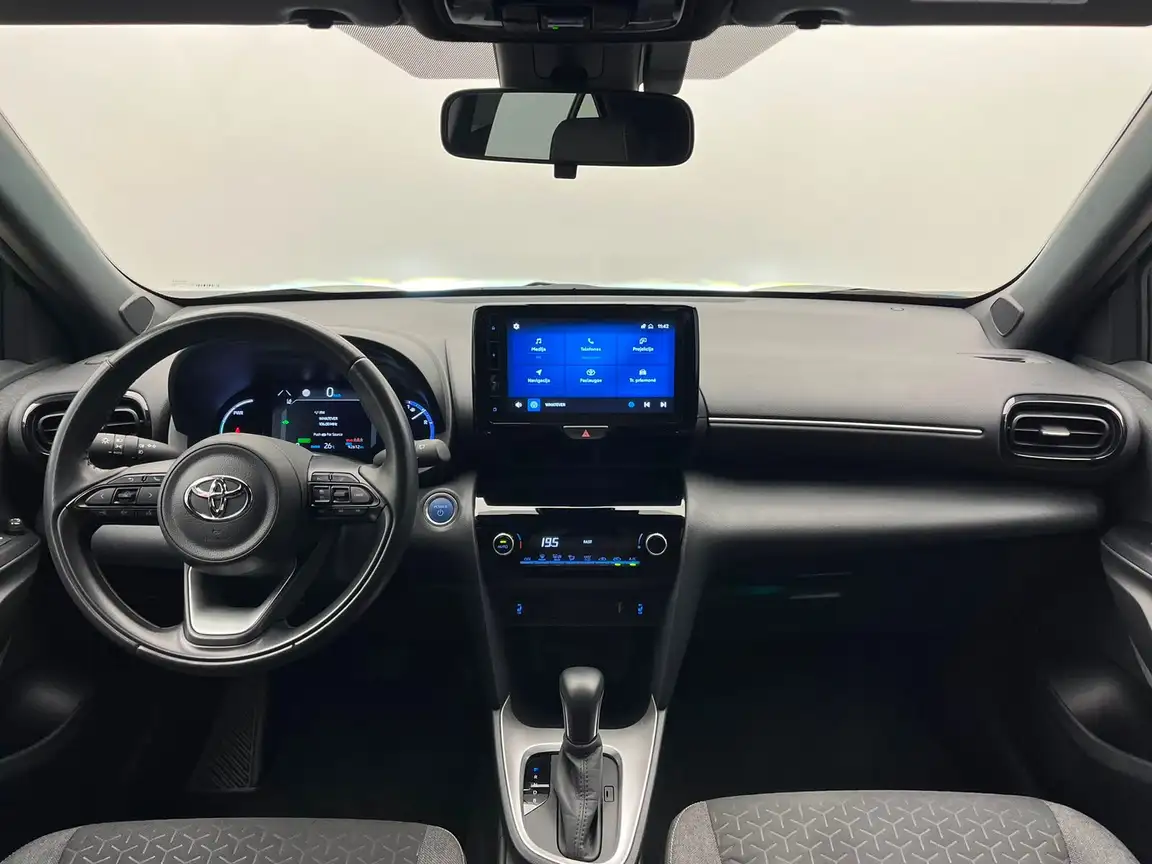 TOYOTA YARIS CROSS