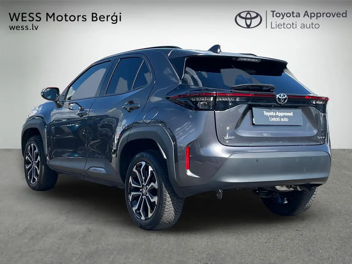TOYOTA YARIS CROSS