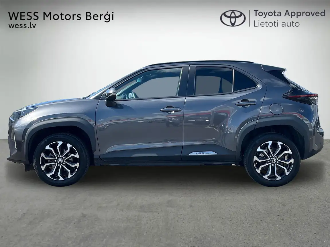 TOYOTA YARIS CROSS