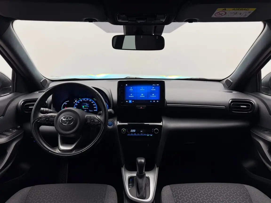 TOYOTA YARIS CROSS