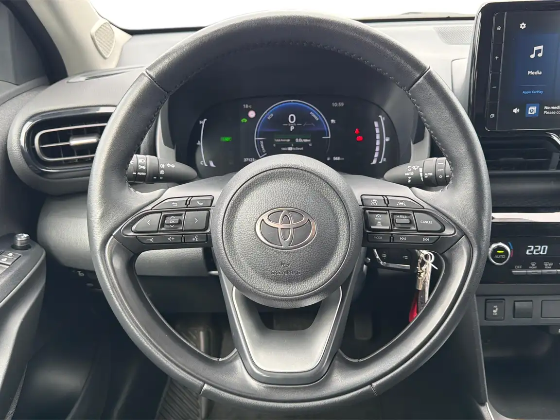 TOYOTA YARIS CROSS