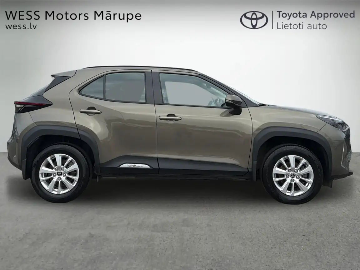 TOYOTA YARIS CROSS