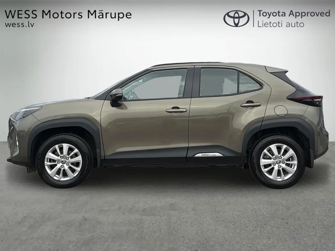 TOYOTA YARIS CROSS
