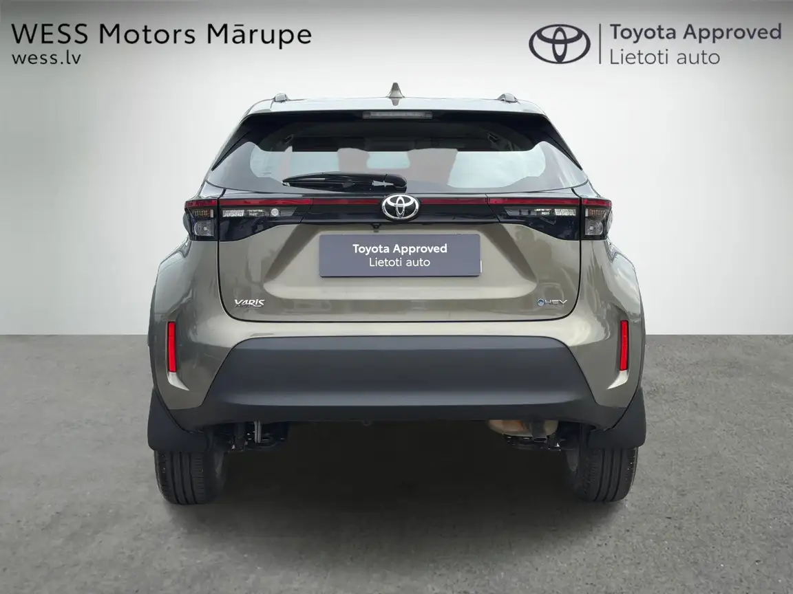 TOYOTA YARIS CROSS
