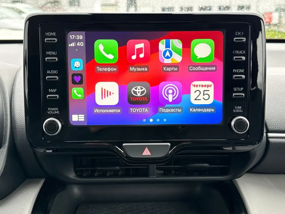 TOYOTA YARIS CROSS