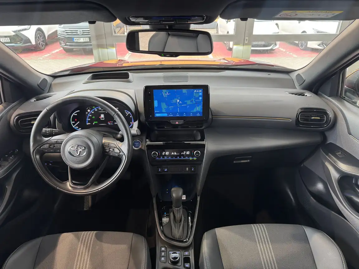 TOYOTA YARIS CROSS