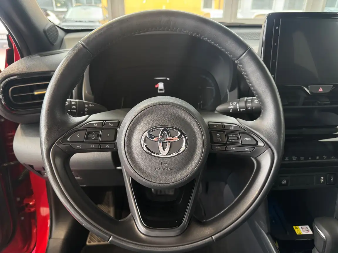 TOYOTA YARIS CROSS