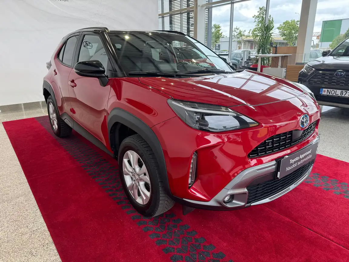 TOYOTA YARIS CROSS