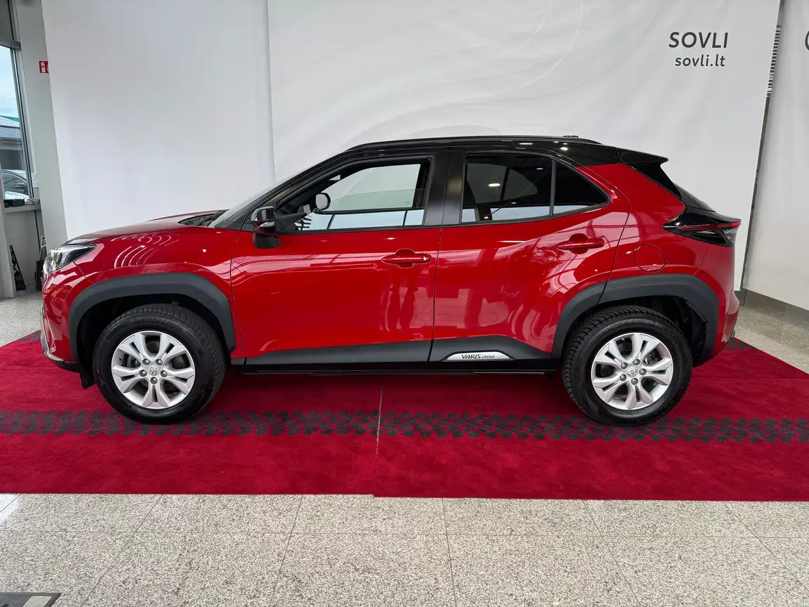 TOYOTA YARIS CROSS