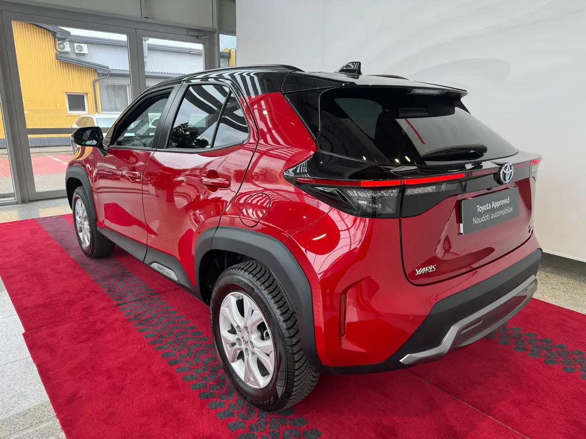 TOYOTA YARIS CROSS