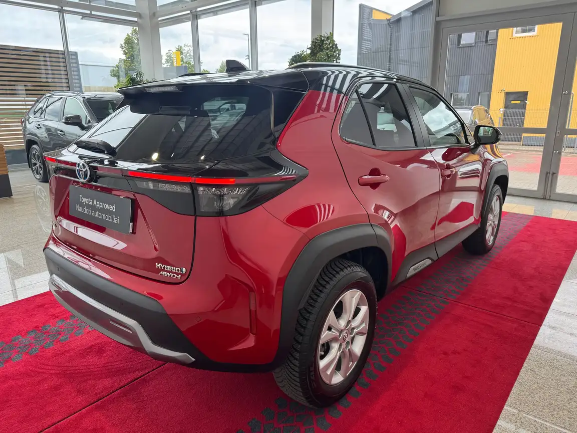 TOYOTA YARIS CROSS