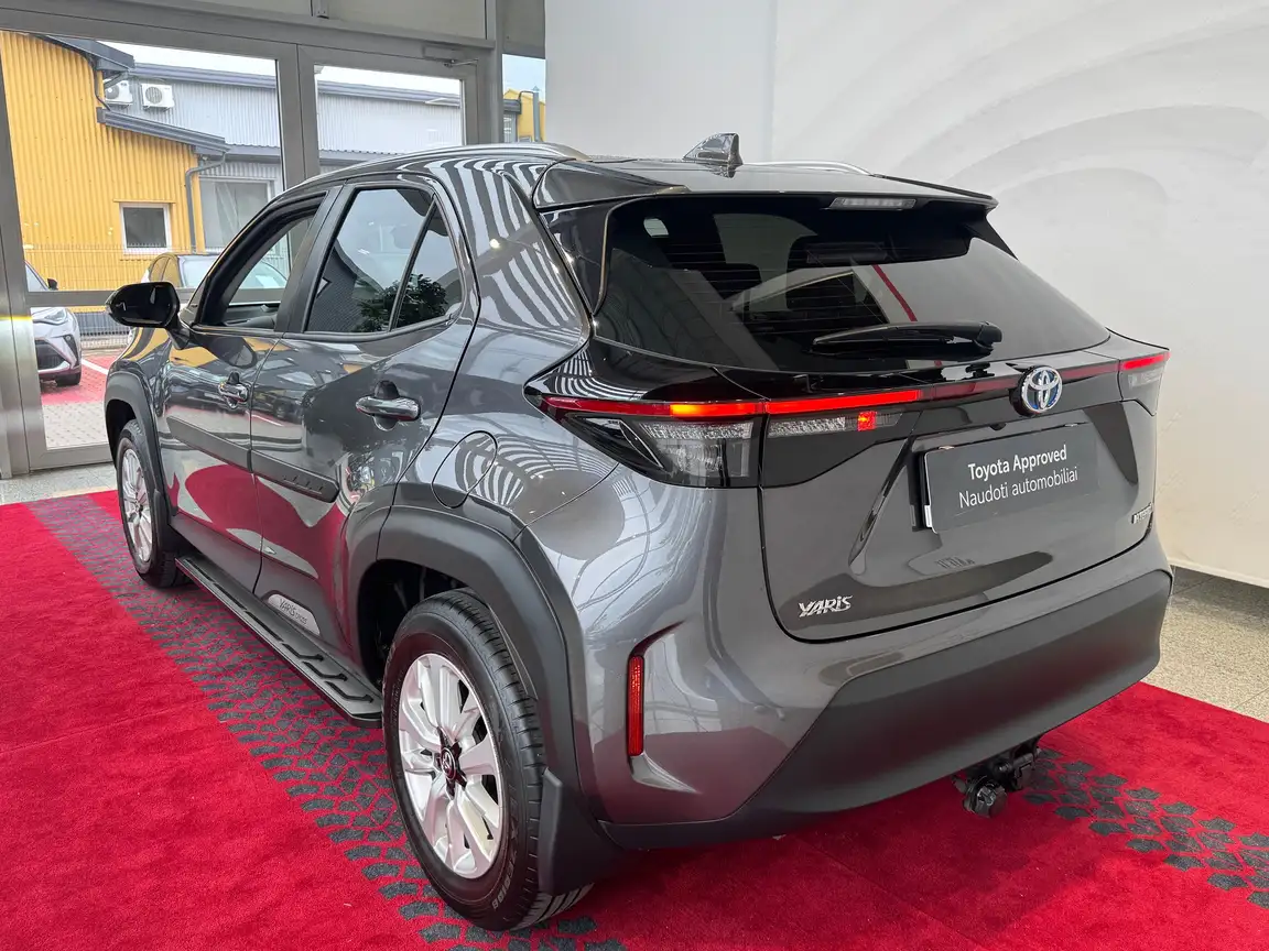 TOYOTA YARIS CROSS