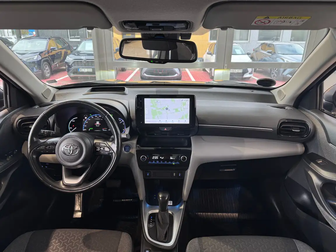 TOYOTA YARIS CROSS