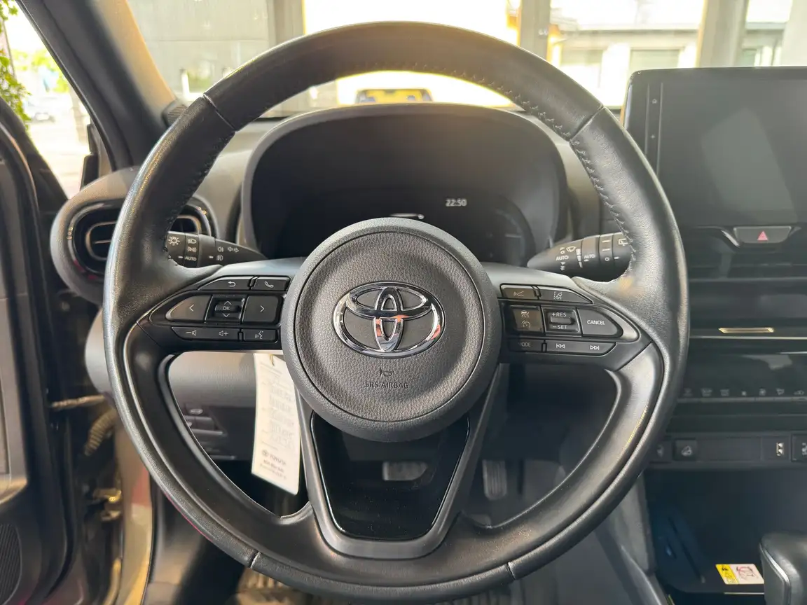 TOYOTA YARIS CROSS