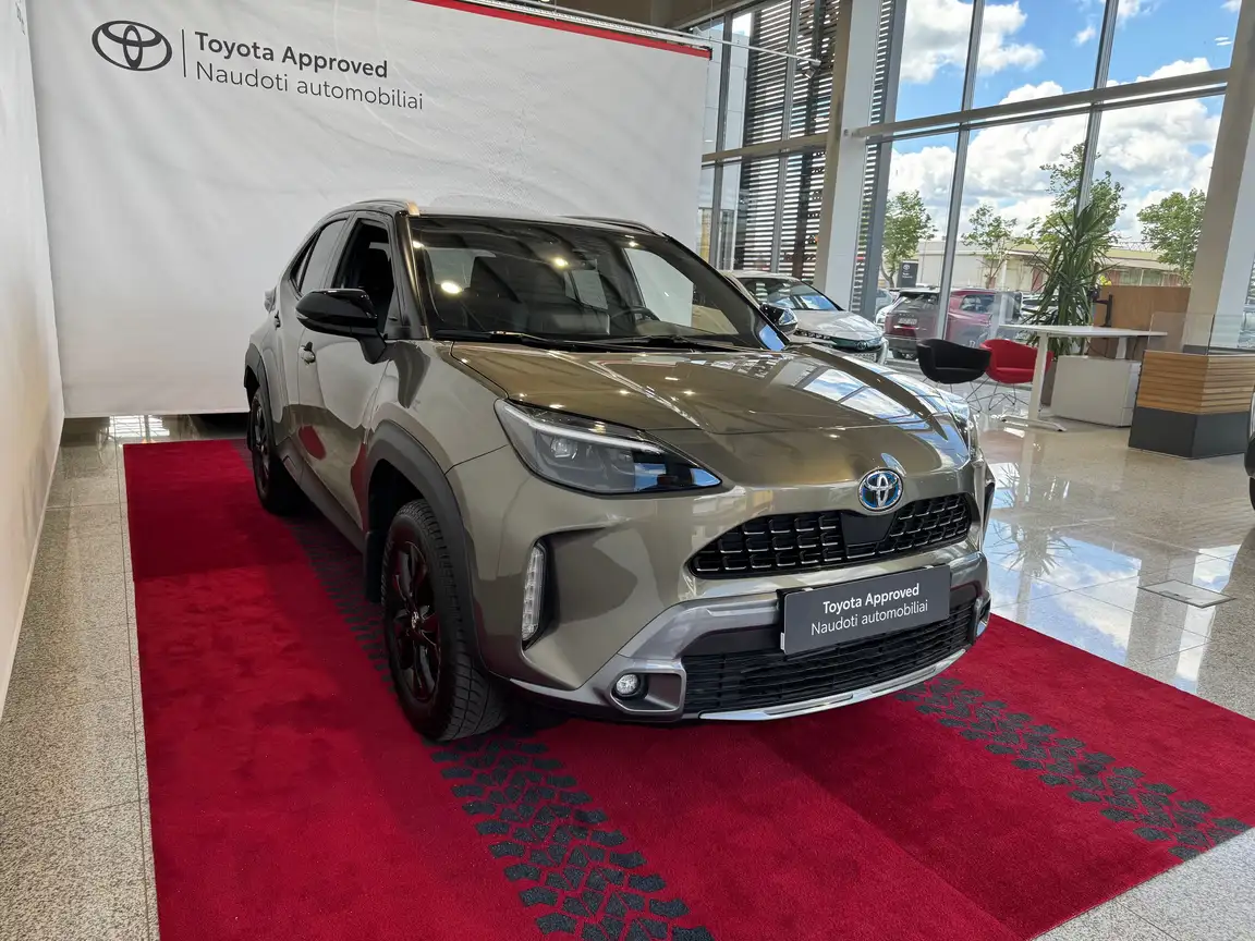 TOYOTA YARIS CROSS