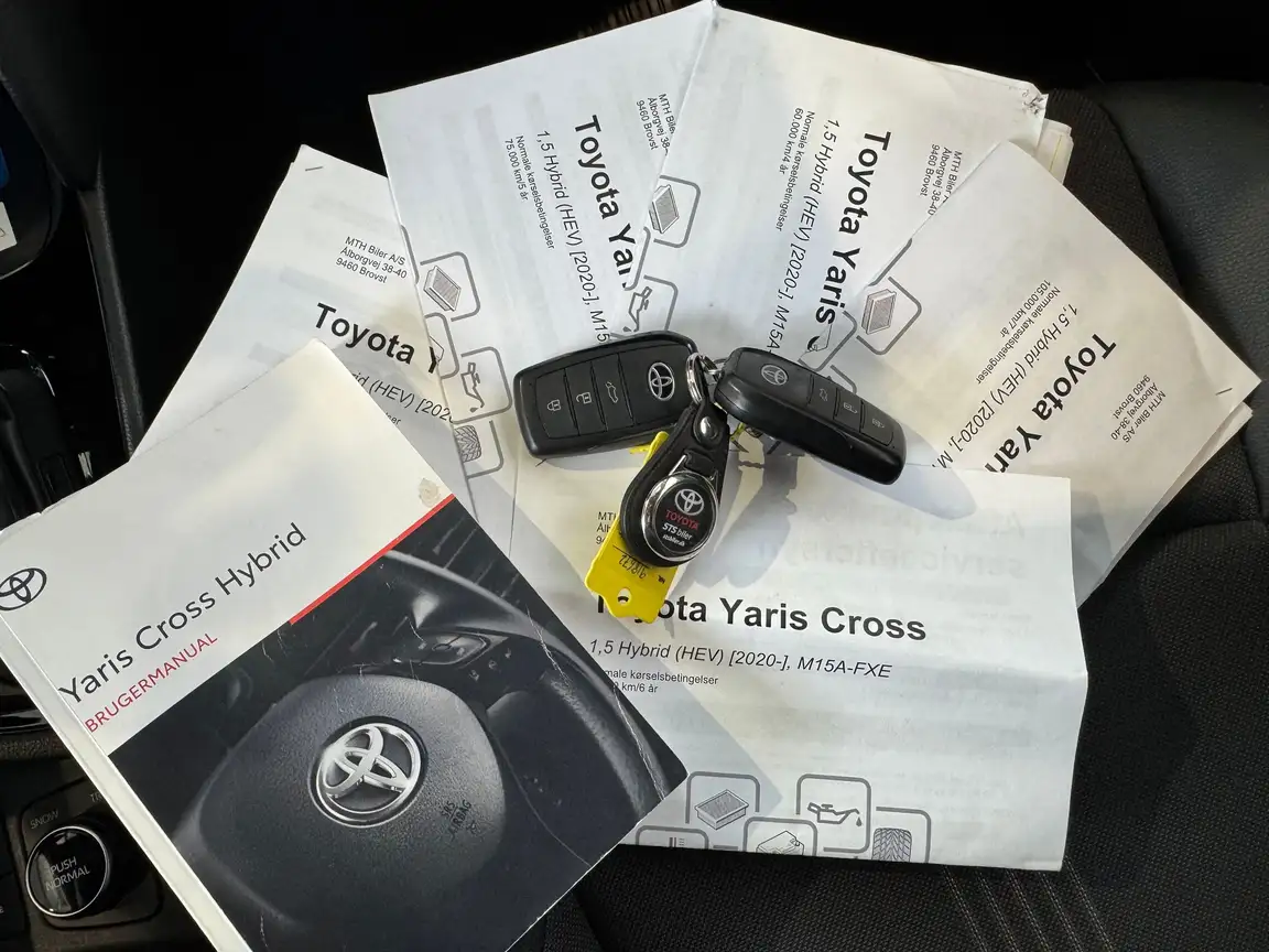 TOYOTA YARIS CROSS