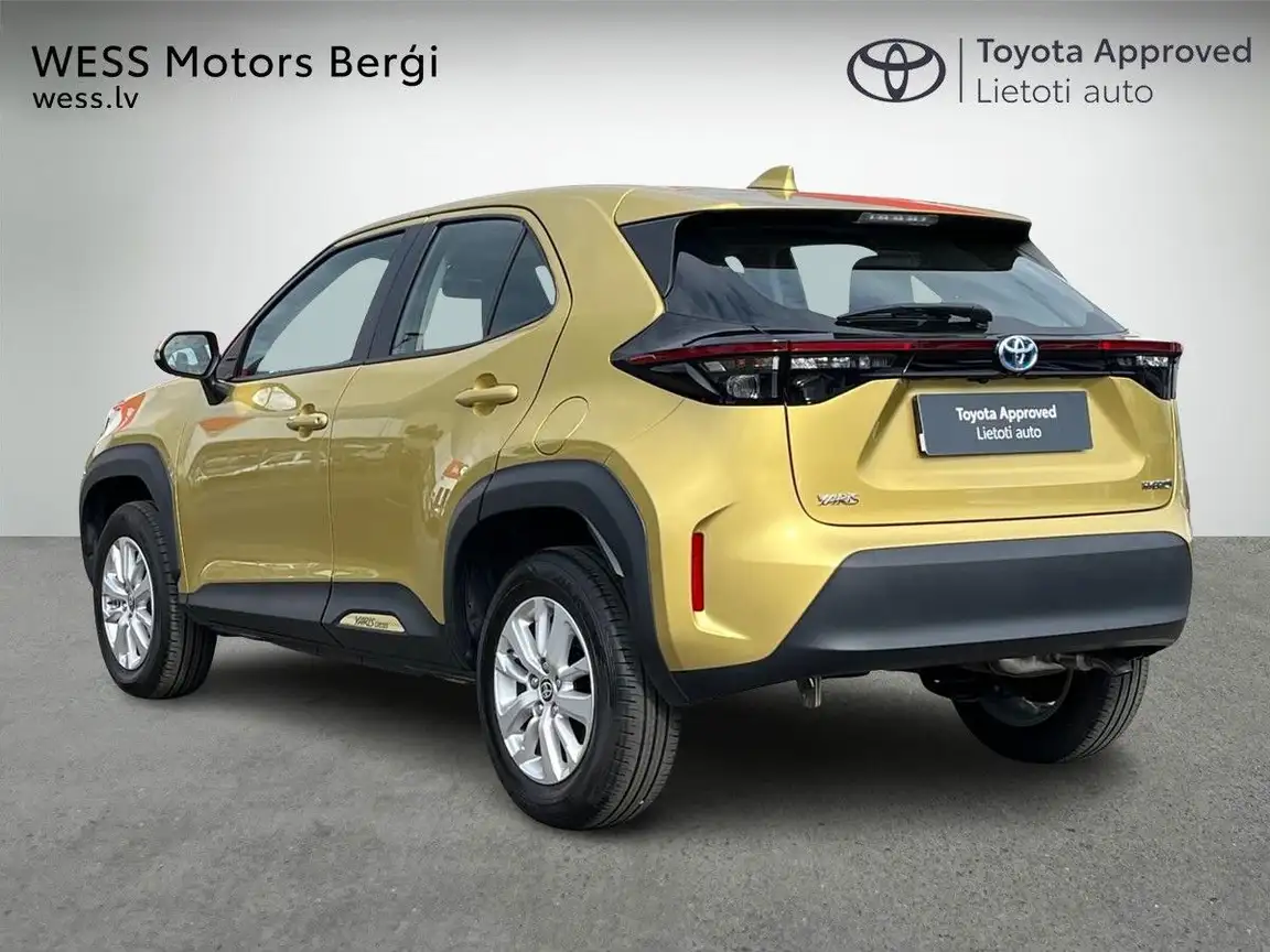 TOYOTA YARIS CROSS