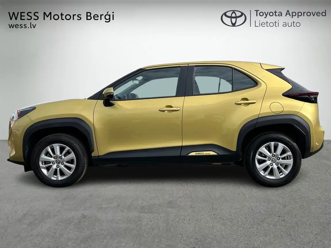 TOYOTA YARIS CROSS