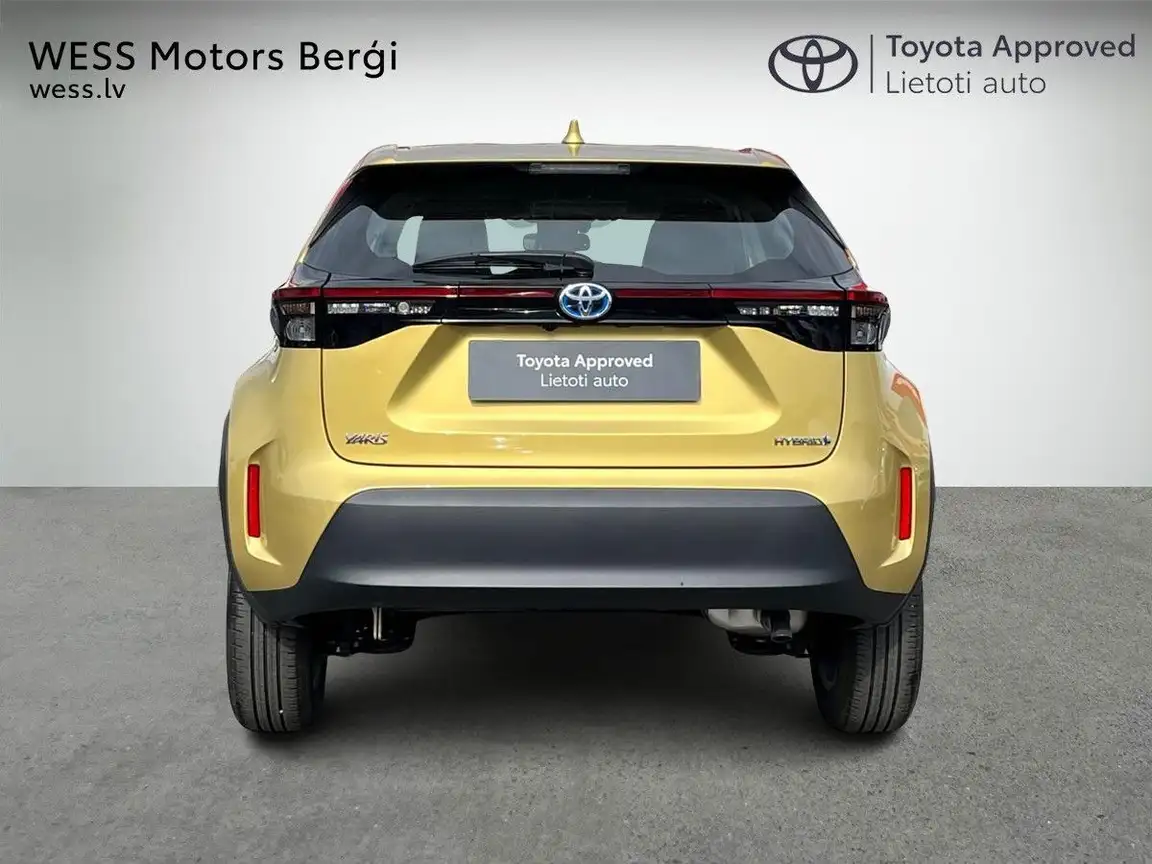 TOYOTA YARIS CROSS