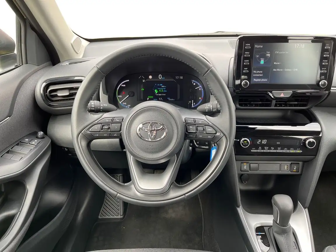 TOYOTA YARIS CROSS
