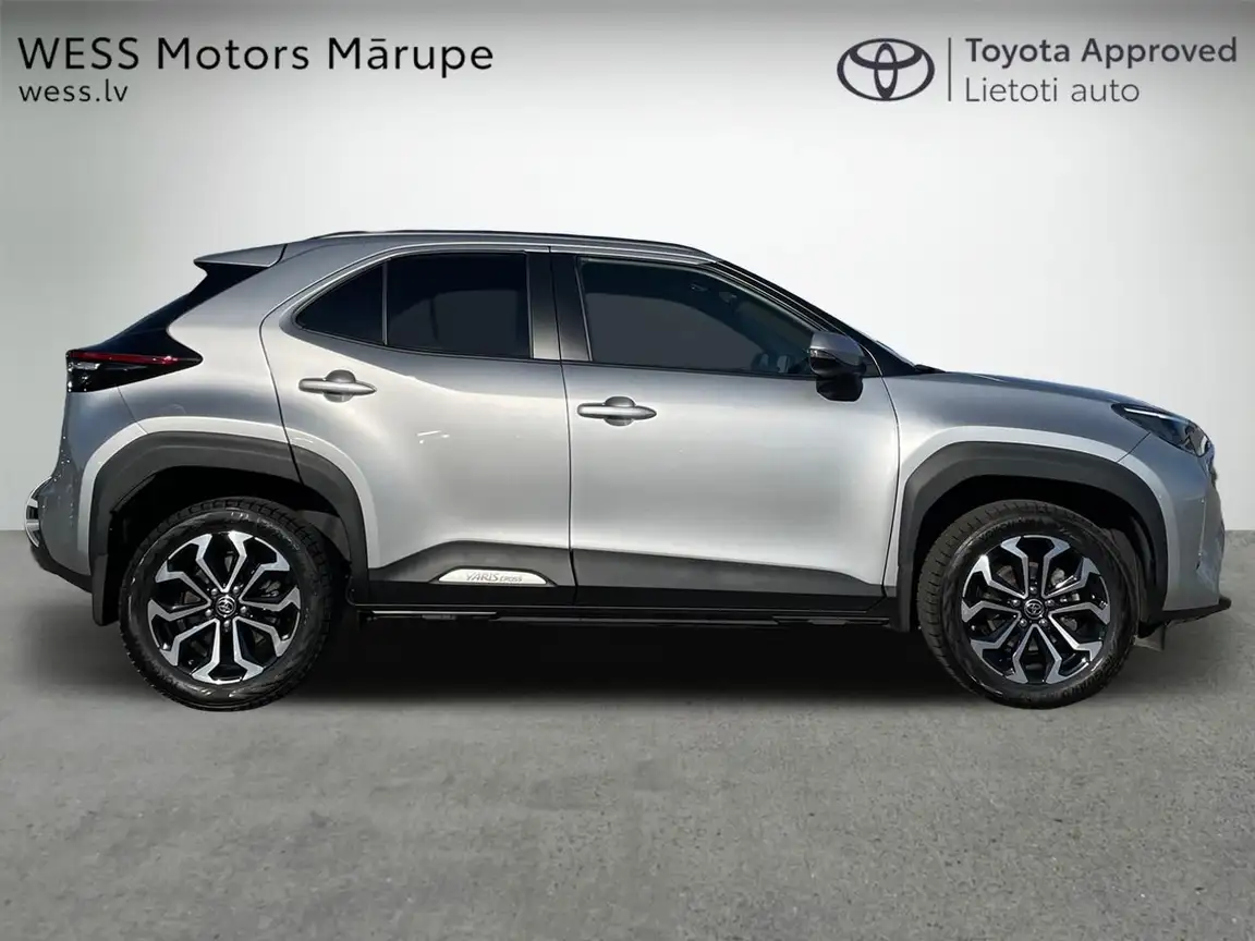 TOYOTA YARIS CROSS