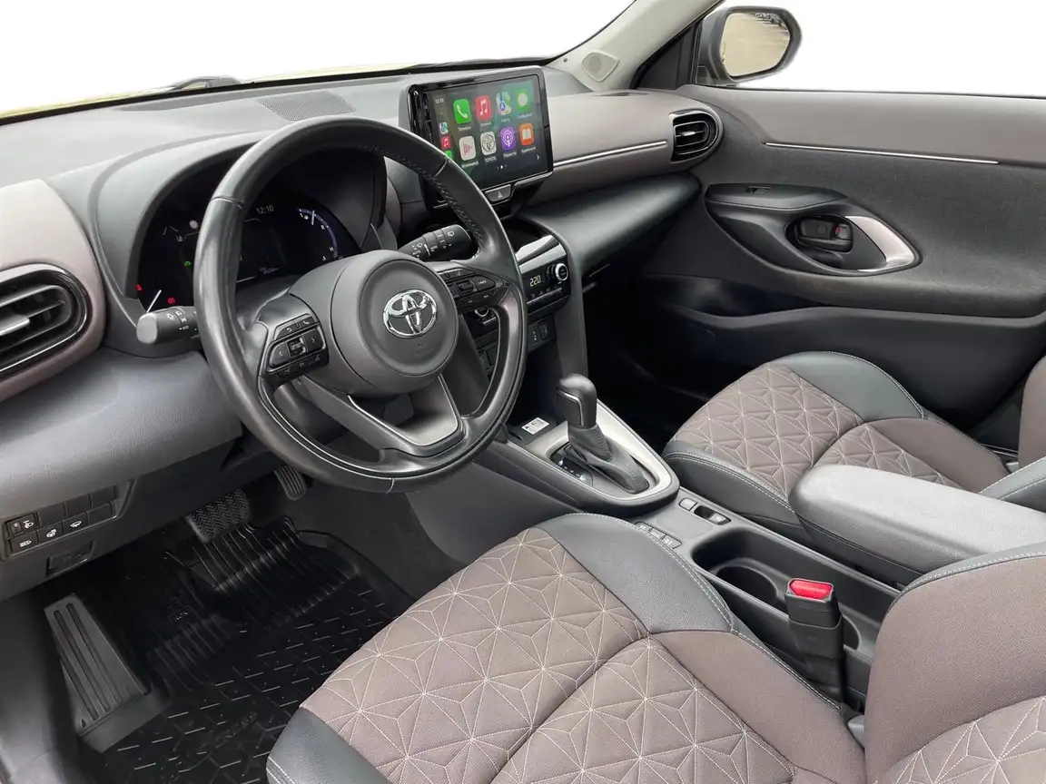 TOYOTA YARIS CROSS