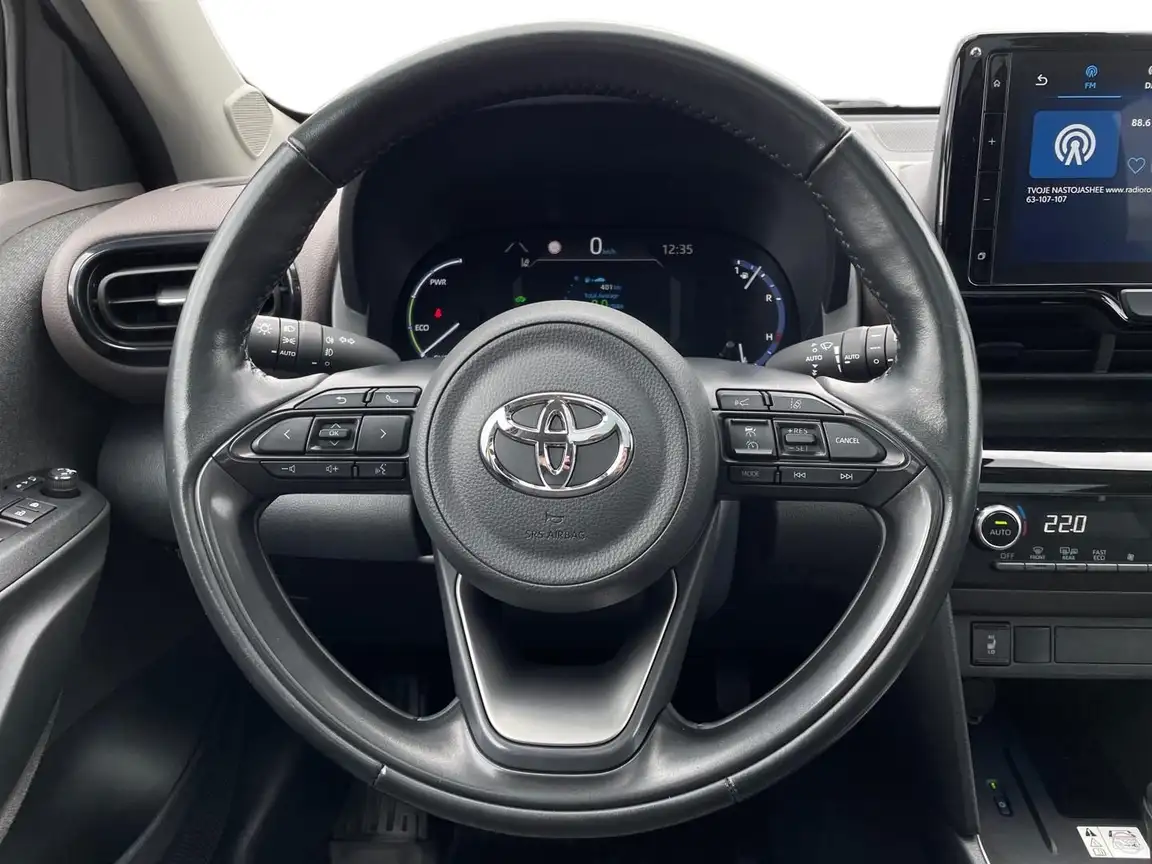 TOYOTA YARIS CROSS