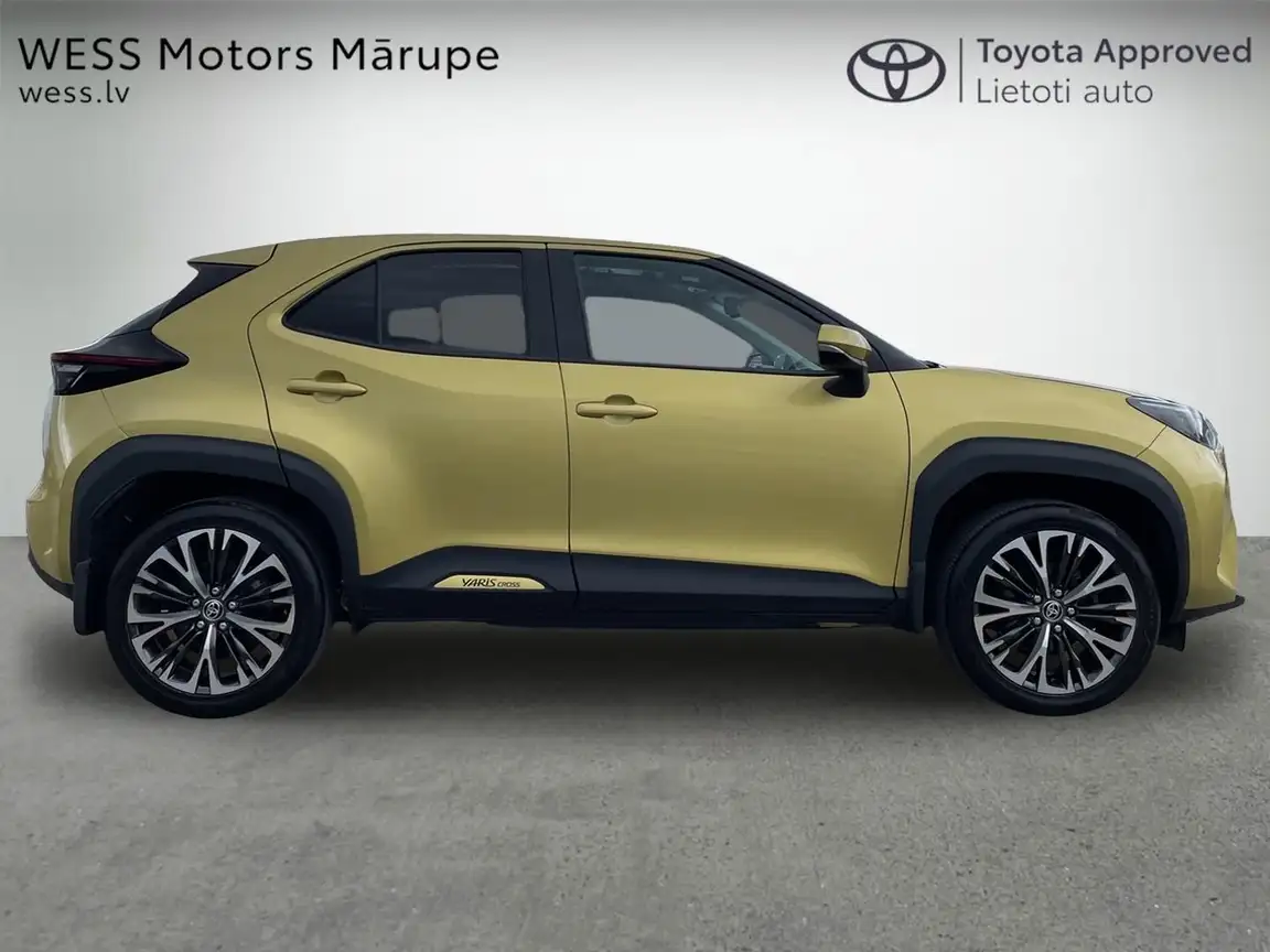 TOYOTA YARIS CROSS