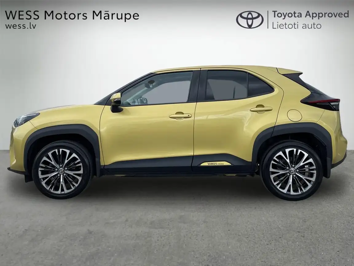 TOYOTA YARIS CROSS