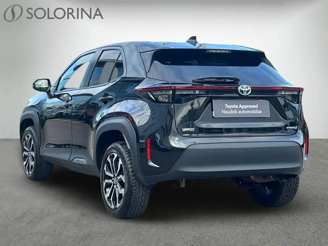 TOYOTA YARIS CROSS