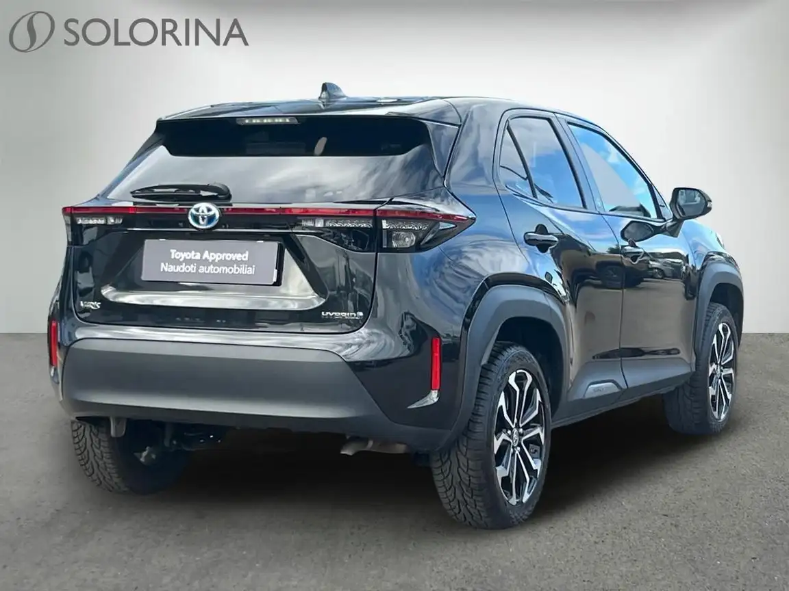 TOYOTA YARIS CROSS