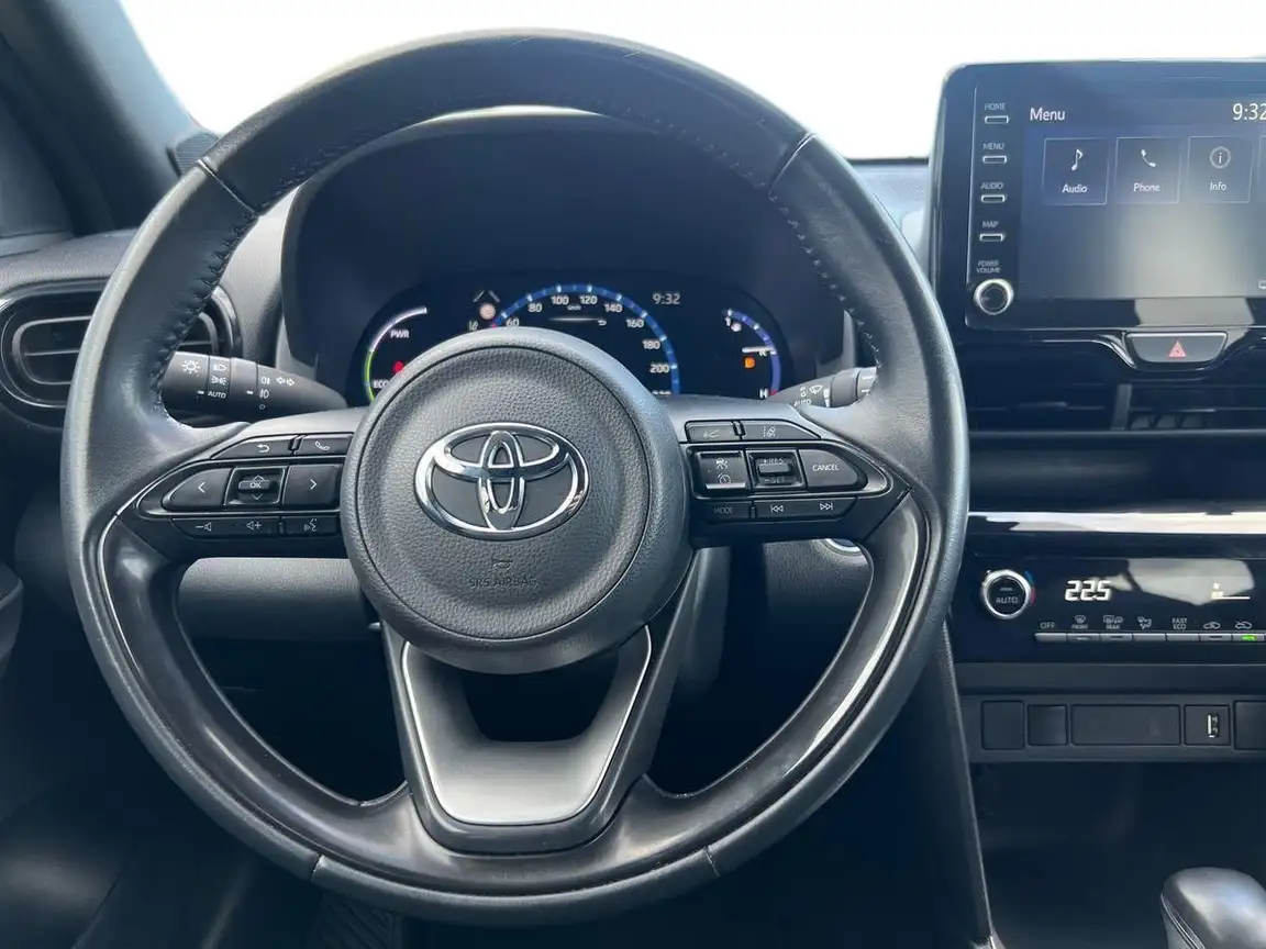 TOYOTA YARIS CROSS