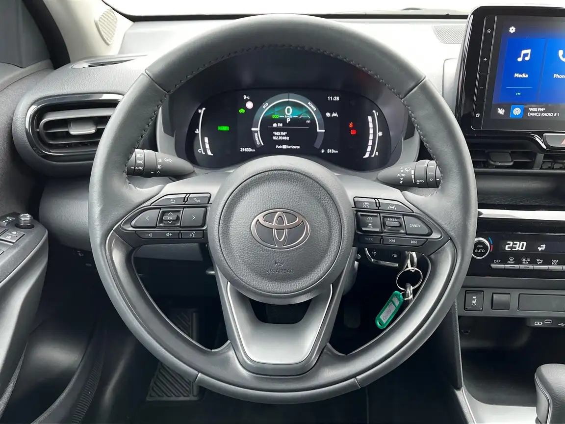TOYOTA YARIS CROSS