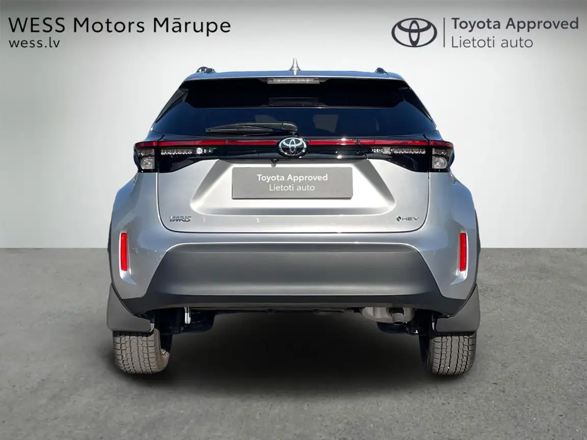 TOYOTA YARIS CROSS