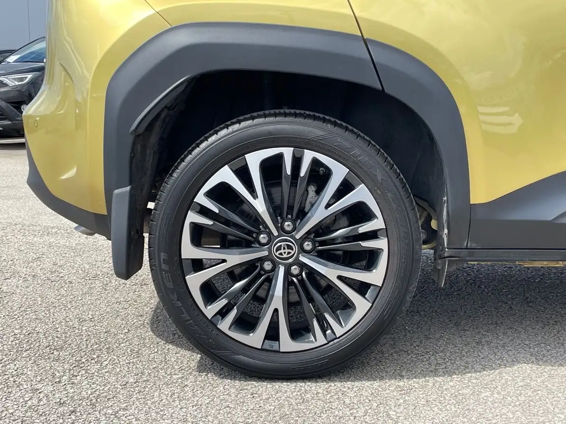TOYOTA YARIS CROSS
