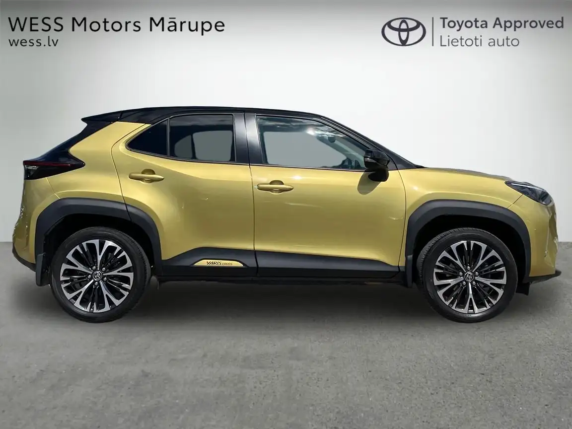 TOYOTA YARIS CROSS