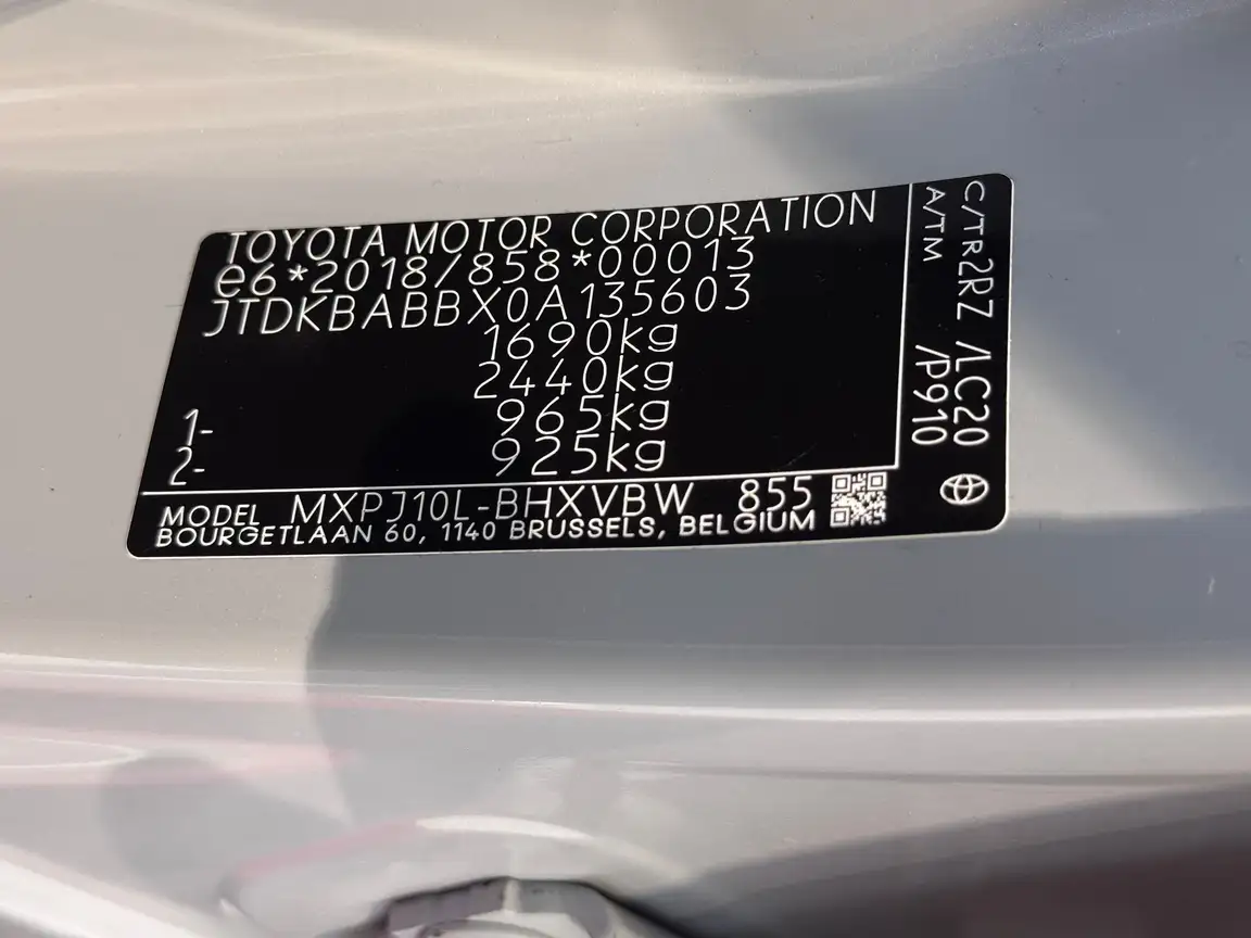 TOYOTA YARIS CROSS