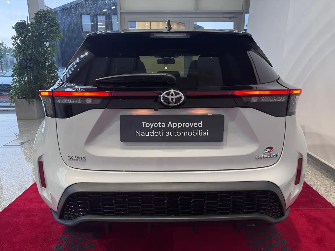 TOYOTA YARIS CROSS