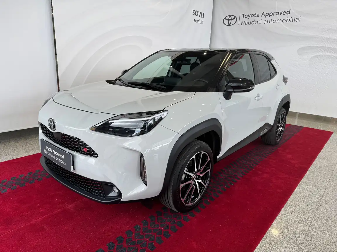 TOYOTA YARIS CROSS