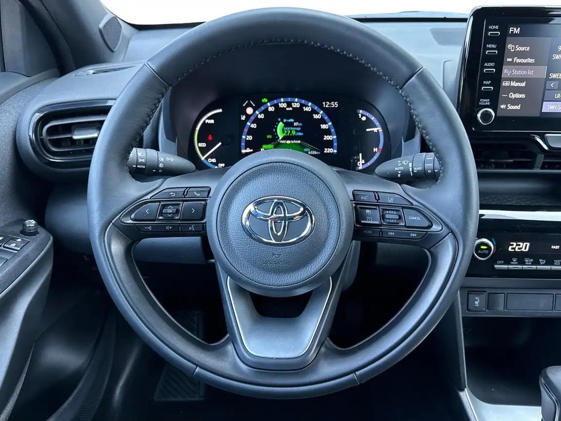 TOYOTA YARIS CROSS
