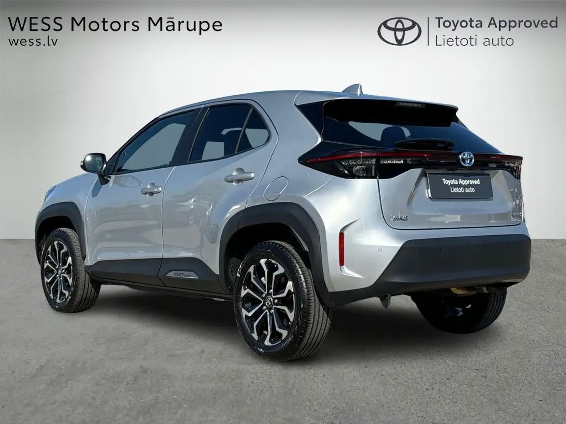 TOYOTA YARIS CROSS